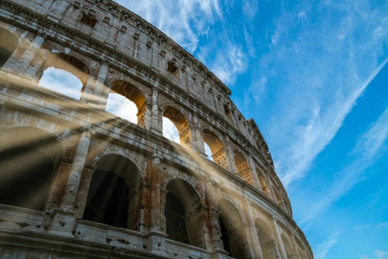 Lépj be a Colosseum varázslatos világába, ahol gladiátorként bizonyíthatod bátorságodat és ügyességedet! A Spabook segítségével egyedülálló élményben lehet részed, ahol a történelmi arénában a hősies harcosok szelleme körülvesz. Készülj fel a kihívásokra,