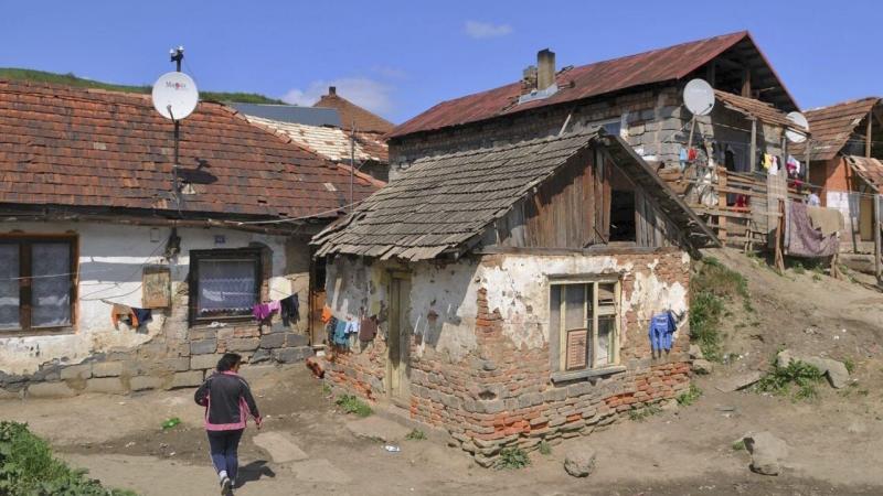 Szlovákiában körülbelül 40 ezer ember lakik olyan körülmények között, amelyeket sokan 