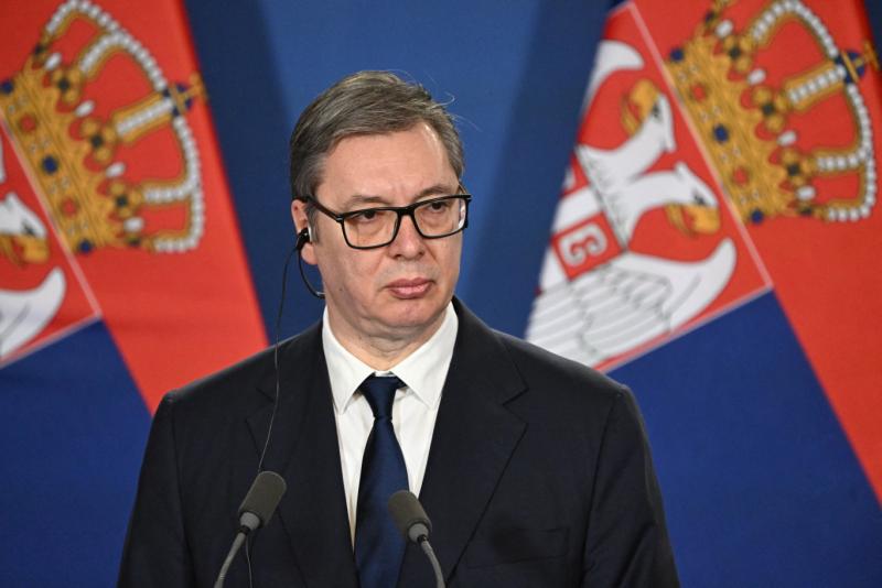 Aleksandar Vucic-ot katonai kórházba vitték.