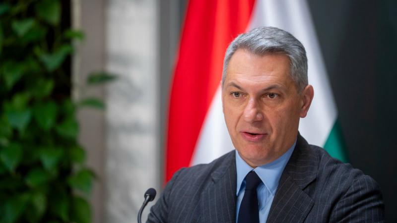 Lázár János határozottan kifejezte csalódottságát: azok, akik akadályozzák a hazánk számára kijáró uniós támogatások folyósítását, megkapták a magukét.