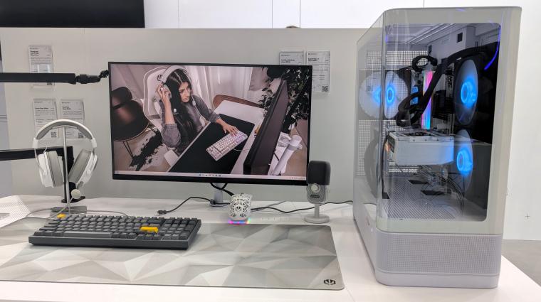 A hófehér gamer PC egyedülálló árnyalata.