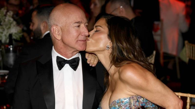 Várkonyi Andiék esküvője még messze van, de közben a figyelem középpontjában Jeff Bezos és felesége, Lauren Sánchez lagzija áll. Íme minden lényeges információ, amit eddig megtudtunk erről a különleges eseményről.