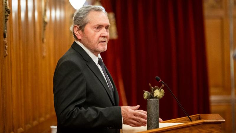 A Magyar Bor Akadémia Életmű Díját egy szekszárdi borászlegendának ítélték oda, aki hosszú évtizedek munkájával hozzájárult a magyar borkultúra gazdagításához.