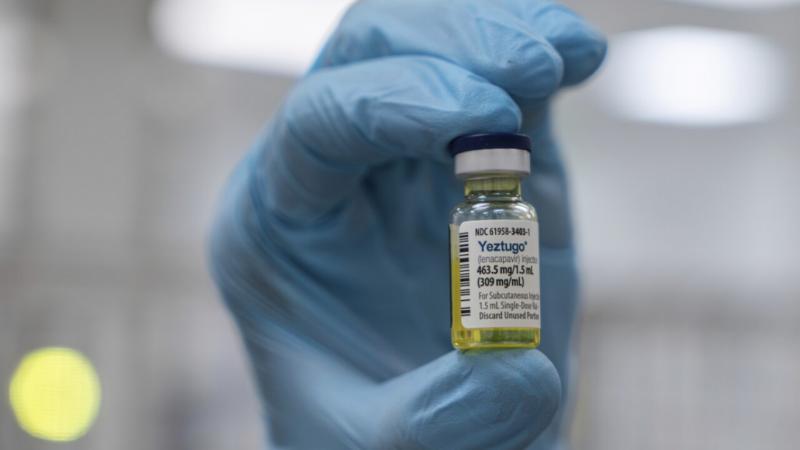 Az Egyesült Államok legújabb gyógyszere forradalmi lépést jelenthet a HIV terjedésének megállításában. Ez a korszakalkotó kezelés új reményt adhat a világ számos pontján élő embereknek, lehetővé téve a vírus visszaszorítását és a megelőzést.