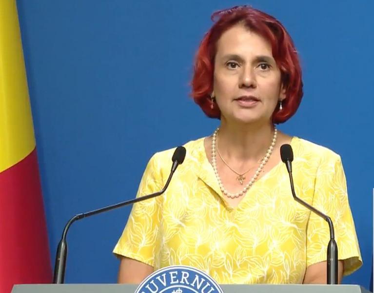 A kormányszóvivő bejelentette, hogy a kormány a parlament elé terjesztett hat jogszabálytervezet kapcsán kész felelősséget vállalni. A jogszabálytervezetek a kormány politikai irányelveinek megvalósítását célozzák, és várhatóan fontos vitákat generálnak a