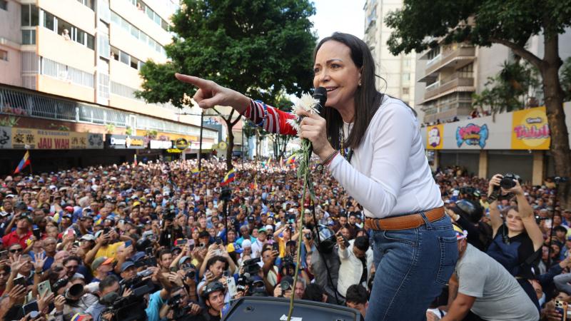 A venezuelai diktátor hevesen reagált a Nobel-bizottság legújabb döntésére, amelyben szerinte egy 