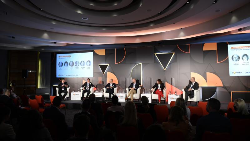 A bértranszparencia csupán egy a számos izgalmas témából - Fedezd fel a HR szakterület kiemelkedő szakértőinek legújabb trend- és piackutatásait egy helyen!