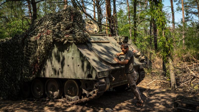 Orosz repülőgépek lépték át Litvánia légterének határait, míg Putyin válaszlépéseket tett Trump szankcióival szemben - Háborús események pénteki összefoglalónkban.