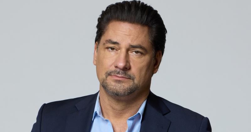 Árpa Attila, a népszerű színész, nemrégiben feleségül vette gyönyörű menyasszonyát, aki 19 évvel fiatalabb nála. Az esküvőjüket Hollywood varázslatos környezetében tartották, ahol a romantika és a fényűzés találkozott.