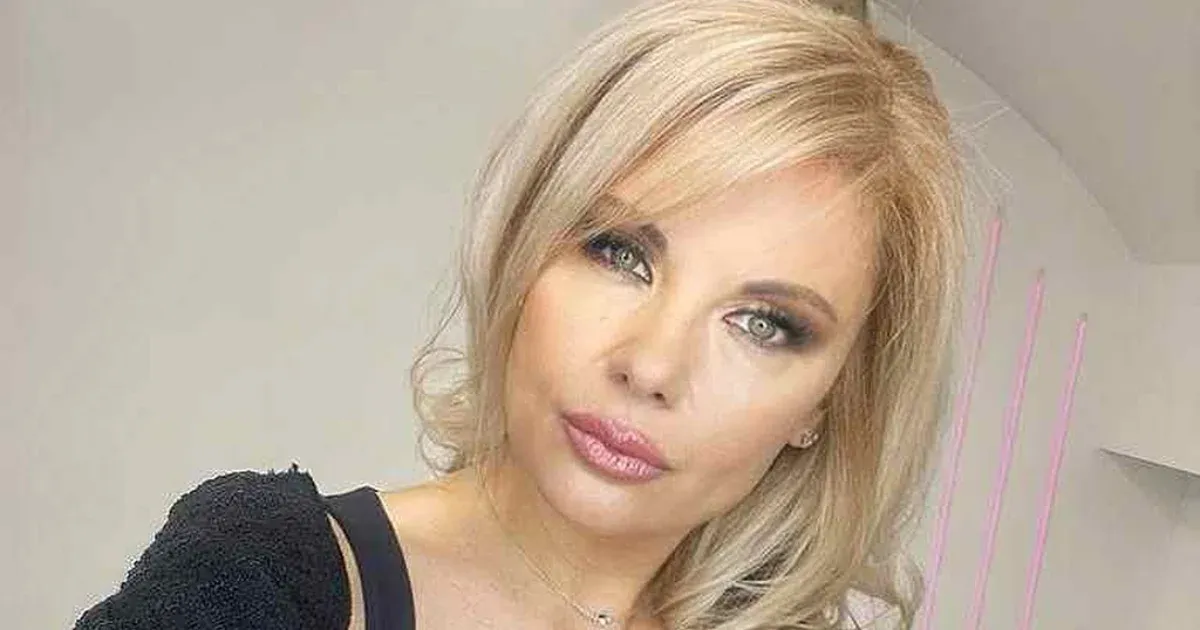 Tíz évvel ezelőtt a 888 portál aktfotói körüli felháborodás váltotta ki a figyelmet, most pedig egy újabb érdekes fordulatot hozott a politika: a volt MSZP-elnök felesége csatlakozott a fideszes DPK-hoz.